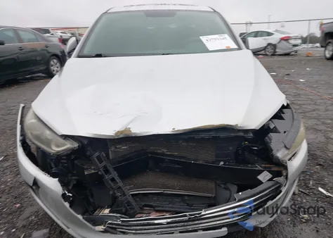 2018 Hyundai Elantra Value Edition z USA, uszkodzony, nr VIN 5NPD84LF5JH282576